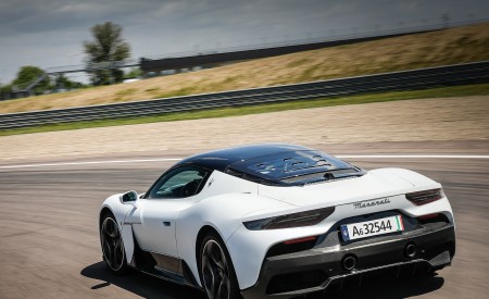 2021 Maserati MC20 (Color: Bianco Audace) Rear Three-Quarter Wallpapers 450x275 (66)