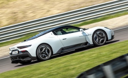 2021 Maserati MC20 (Color: Bianco Audace) Rear Three-Quarter Wallpapers 450x275 (52)