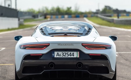 2021 Maserati MC20 (Color: Bianco Audace) Rear Wallpapers  450x275 (70)