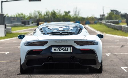 2021 Maserati MC20 (Color: Bianco Audace) Rear Wallpapers 450x275 (71)