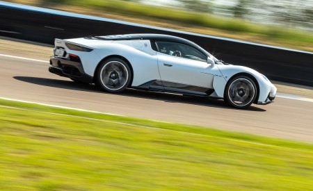 2021 Maserati MC20 (Color: Bianco Audace) Side Wallpapers 450x275 (58)