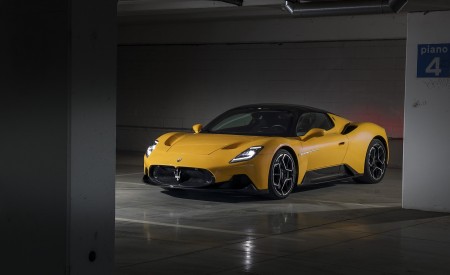 2021 Maserati MC20 Front Three-Quarter Wallpapers 450x275 (9)