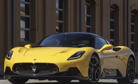 2021 Maserati MC20 Front Three-Quarter Wallpapers  450x275 (5)