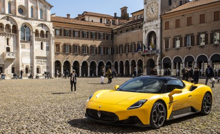 2021 Maserati MC20 Front Three-Quarter Wallpapers 450x275 (6)