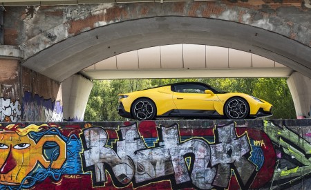 2021 Maserati MC20 Side Wallpapers 450x275 (17)