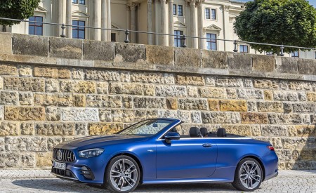 2021 Mercedes-AMG E 53 4MATIC+ Cabriolet (Color: Magno Brilliant Blue) Front Three-Quarter Wallpapers 450x275 (81)