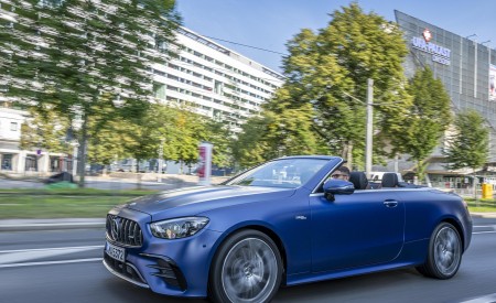2021 Mercedes-AMG E 53 4MATIC+ Cabriolet (Color: Magno Brilliant Blue) Front Three-Quarter Wallpapers 450x275 (62)