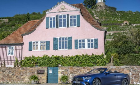 2021 Mercedes-AMG E 53 4MATIC+ Cabriolet (Color: Magno Brilliant Blue) Front Three-Quarter Wallpapers 450x275 (76)