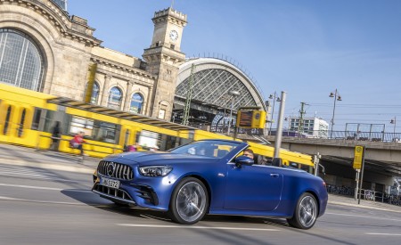 2021 Mercedes-AMG E 53 4MATIC+ Cabriolet (Color: Magno Brilliant Blue) Front Three-Quarter Wallpapers 450x275 (63)