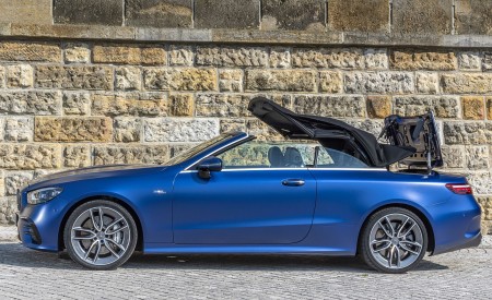 2021 Mercedes-AMG E 53 4MATIC+ Cabriolet (Color: Magno Brilliant Blue) Side Wallpapers 450x275 (93)