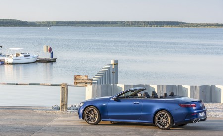 2021 Mercedes-AMG E 53 4MATIC+ Cabriolet (Color: Magno Brilliant Blue) Side Wallpapers 450x275 (102)