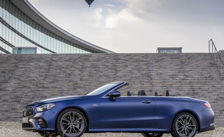 2021 Mercedes-AMG E 53 4MATIC+ Cabriolet (Color: Magno Brilliant Blue) Side Wallpapers 450x275 (94)