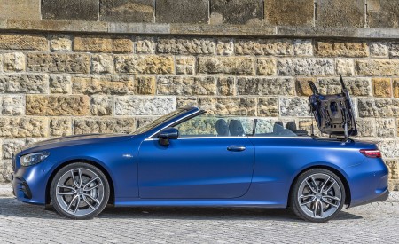 2021 Mercedes-AMG E 53 4MATIC+ Cabriolet (Color: Magno Brilliant Blue) Side Wallpapers 450x275 (85)