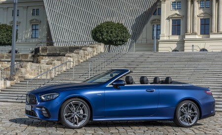 2021 Mercedes-AMG E 53 4MATIC+ Cabriolet (Color: Magno Brilliant Blue) Side Wallpapers 450x275 (90)