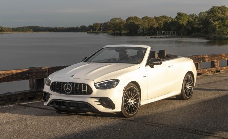 2021 Mercedes-AMG E 53 Cabriolet (US-Spec) Front Three-Quarter Wallpapers 450x275 (24)
