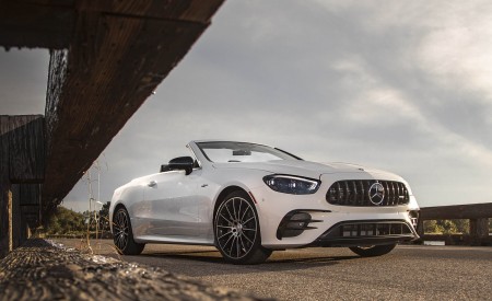 2021 Mercedes-AMG E 53 Cabriolet (US-Spec) Front Three-Quarter Wallpapers 450x275 (17)