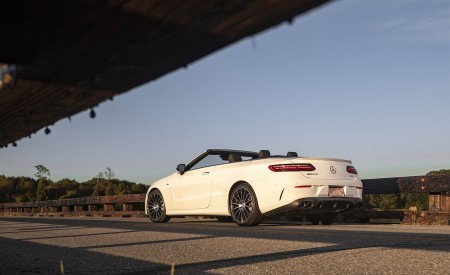 2021 Mercedes-AMG E 53 Cabriolet (US-Spec) Rear Three-Quarter Wallpapers 450x275 (25)