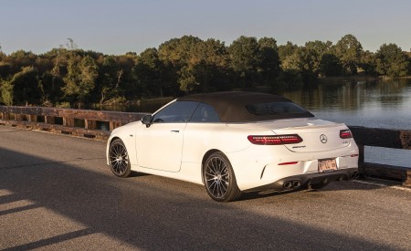 2021 Mercedes-AMG E 53 Cabriolet (US-Spec) Rear Three-Quarter Wallpapers 450x275 (20)