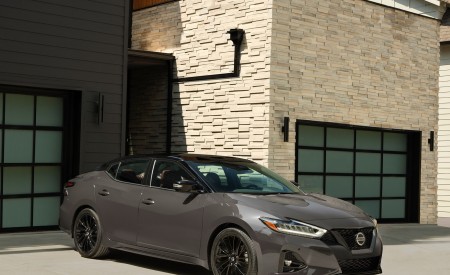 2021 Nissan Maxima 40th Anniversary Edition Front Three-Quarter Wallpapers 450x275 (5)