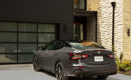2021 Nissan Maxima 40th Anniversary Edition Rear Three-Quarter Wallpapers 450x275 (8)