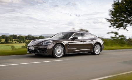 2021 Porsche Panamera 4 (Color: Truffle Brown Metallic) Front Three-Quarter Wallpapers 450x275 (2)