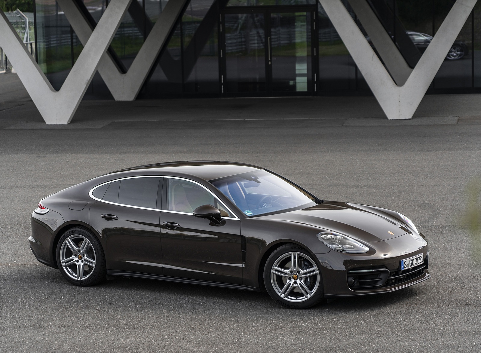 2021 Porsche Panamera 4 (Color: Truffle Brown Metallic) Front Three-Quarter Wallpapers  (15)