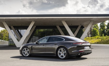 2021 Porsche Panamera 4 (Color: Truffle Brown Metallic) Rear Three-Quarter Wallpapers 450x275 (9)