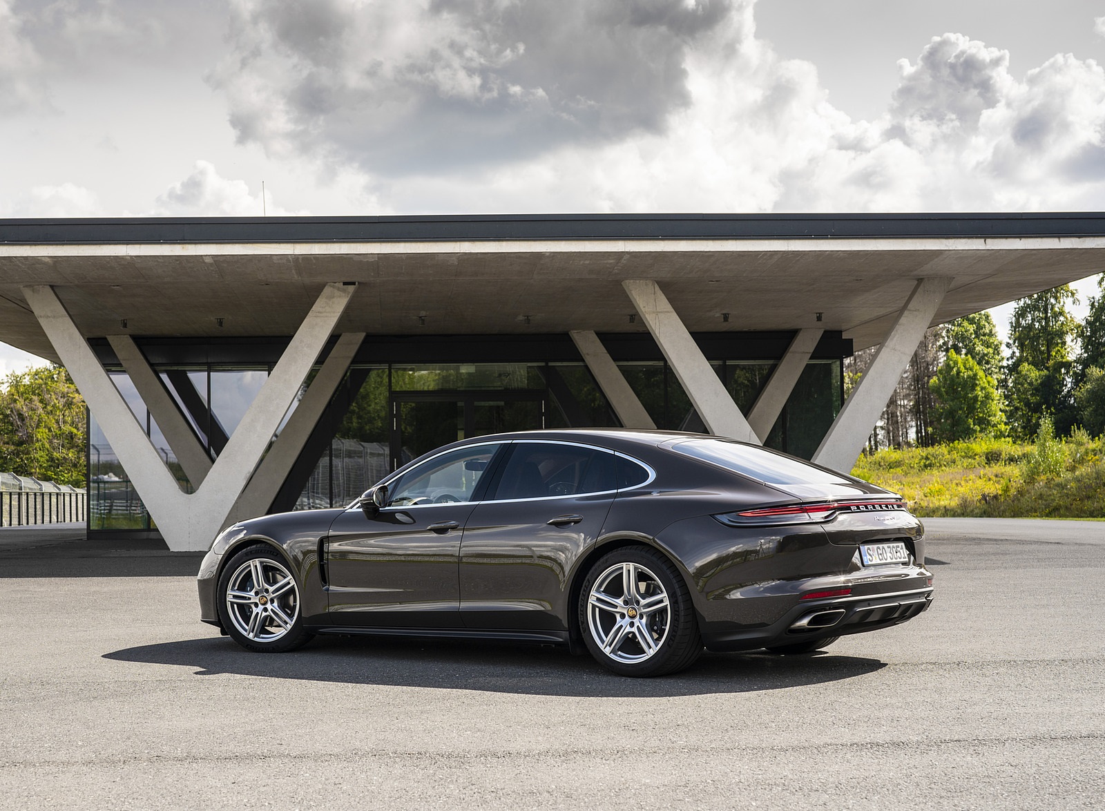 2021 Porsche Panamera 4 (Color: Truffle Brown Metallic) Rear Three-Quarter Wallpapers (9)