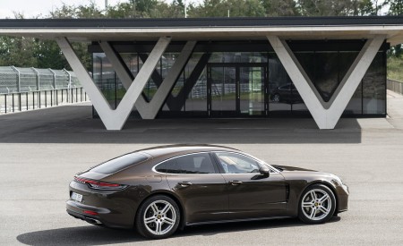 2021 Porsche Panamera 4 (Color: Truffle Brown Metallic) Side Wallpapers 450x275 (12)