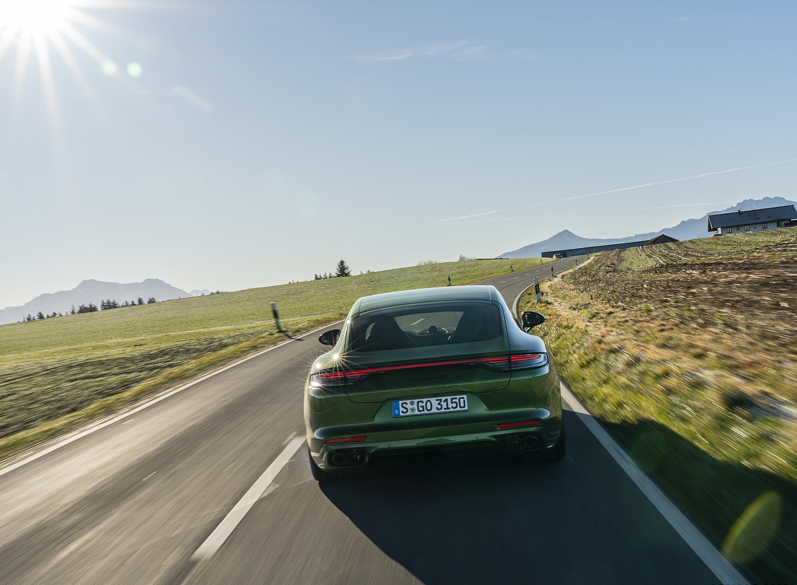 2021 Porsche Panamera 4S (Color: Mamba Green Metallic) Rear Wallpapers #11 of 46
