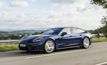 2021 Porsche Panamera 4S E-Hybrid (Color: Gentian Blue Metallic) Front Three-Quarter Wallpapers 450x275 (87)