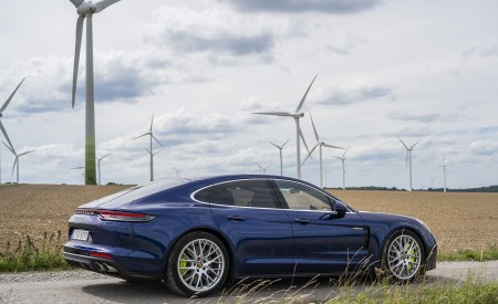 2021 Porsche Panamera 4S E-Hybrid (Color: Gentian Blue Metallic) Rear Three-Quarter Wallpapers 450x275 (91)