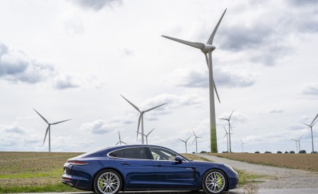 2021 Porsche Panamera 4S E-Hybrid (Color: Gentian Blue Metallic) Side Wallpapers 450x275 (92)