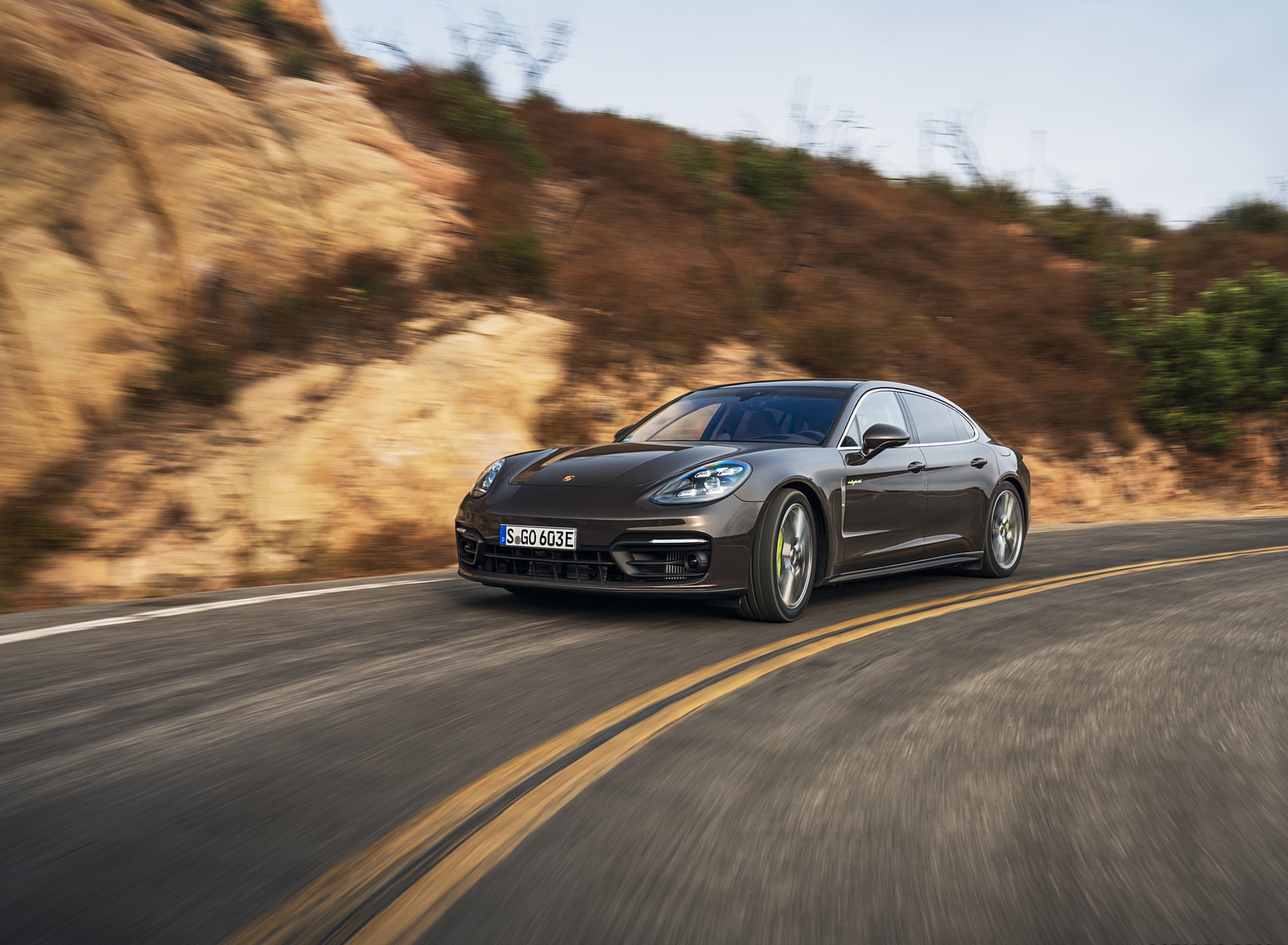 2021 Porsche Panamera 4S E-Hybrid (Color: Truffle Brown Metallic) Front Three-Quarter Wallpapers (4)