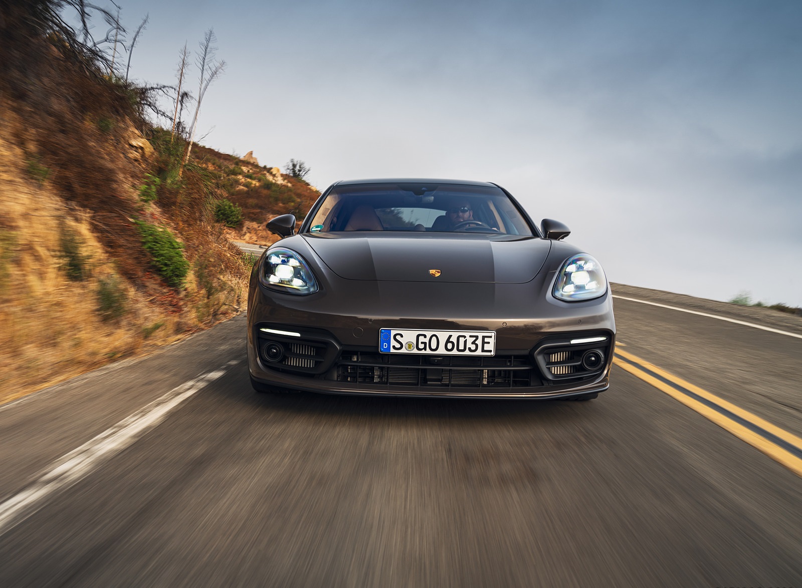 2021 Porsche Panamera 4S E-Hybrid (Color: Truffle Brown Metallic) Front Wallpapers (3)
