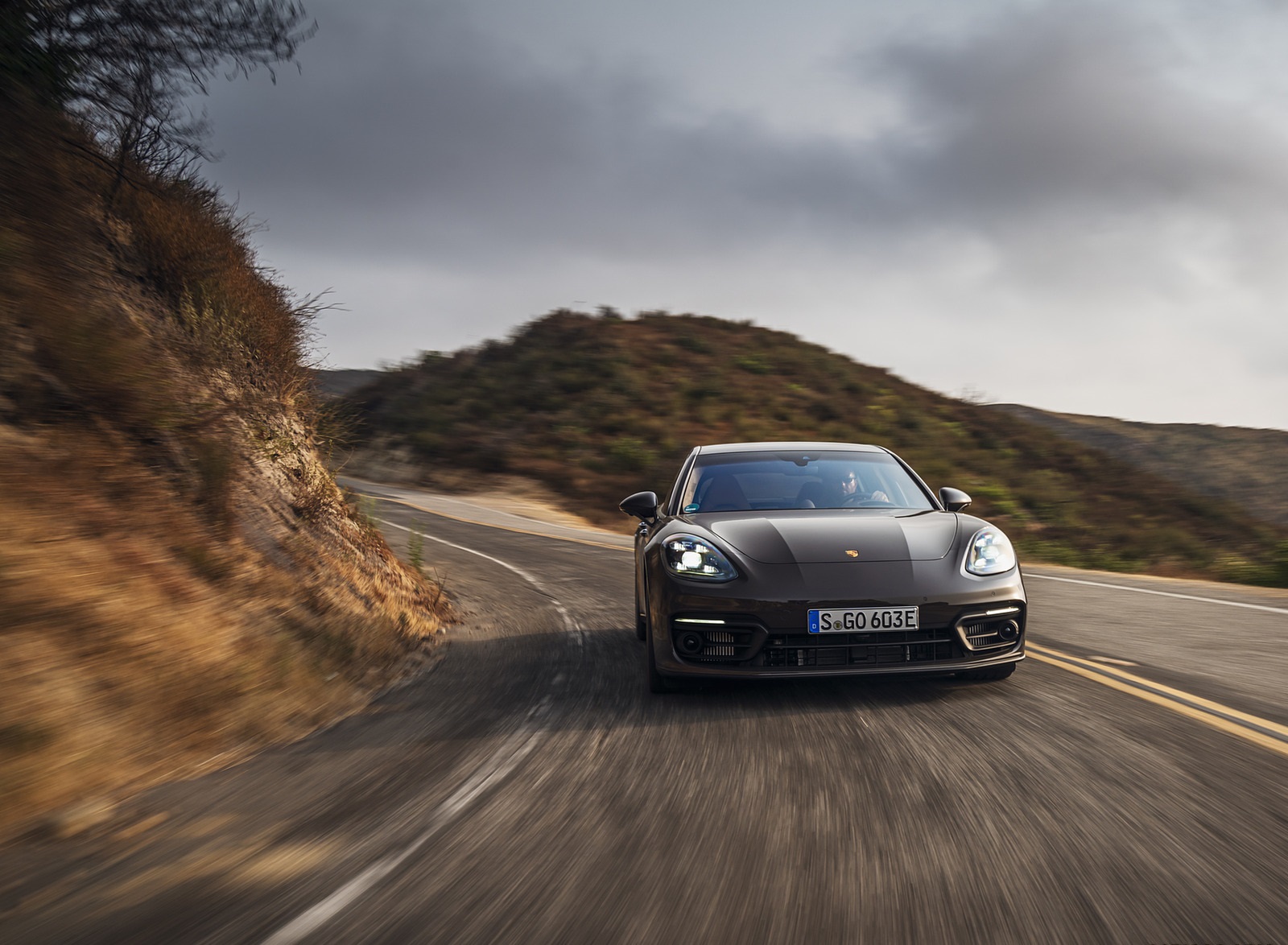 2021 Porsche Panamera 4S E-Hybrid (Color: Truffle Brown Metallic) Front Wallpapers (8)