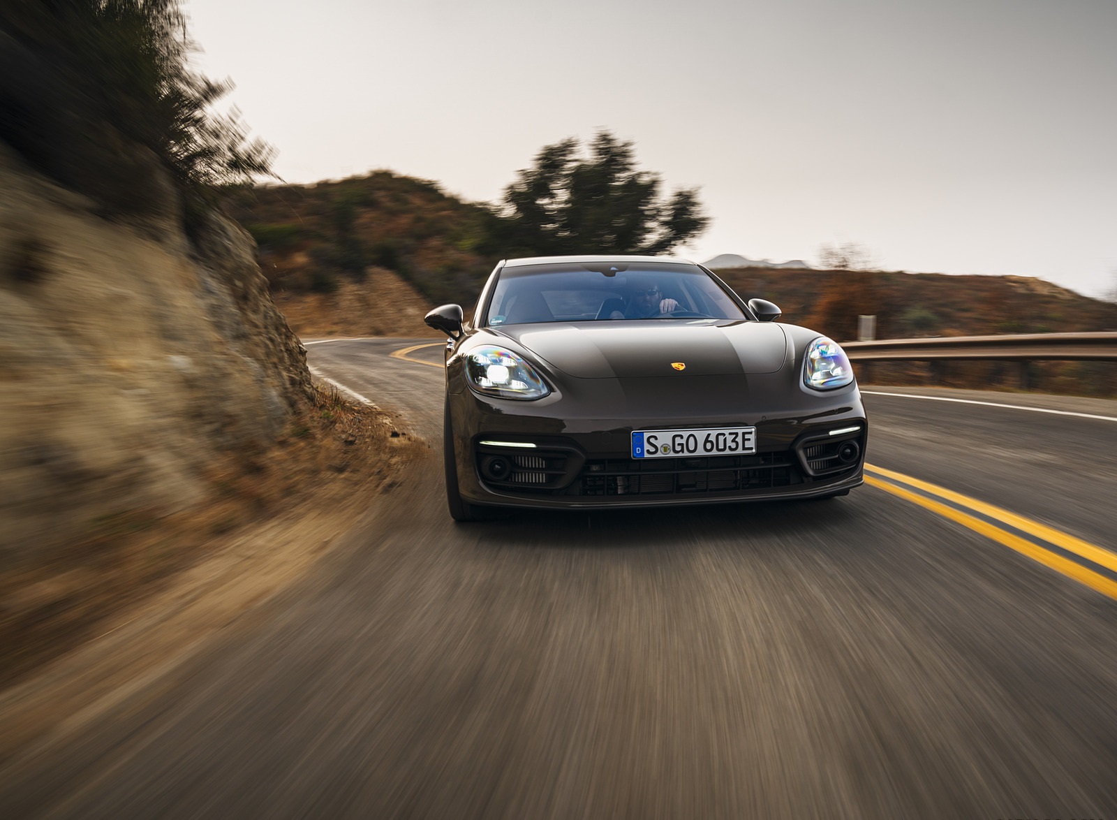 2021 Porsche Panamera 4S E-Hybrid (Color: Truffle Brown Metallic) Front Wallpapers (9)