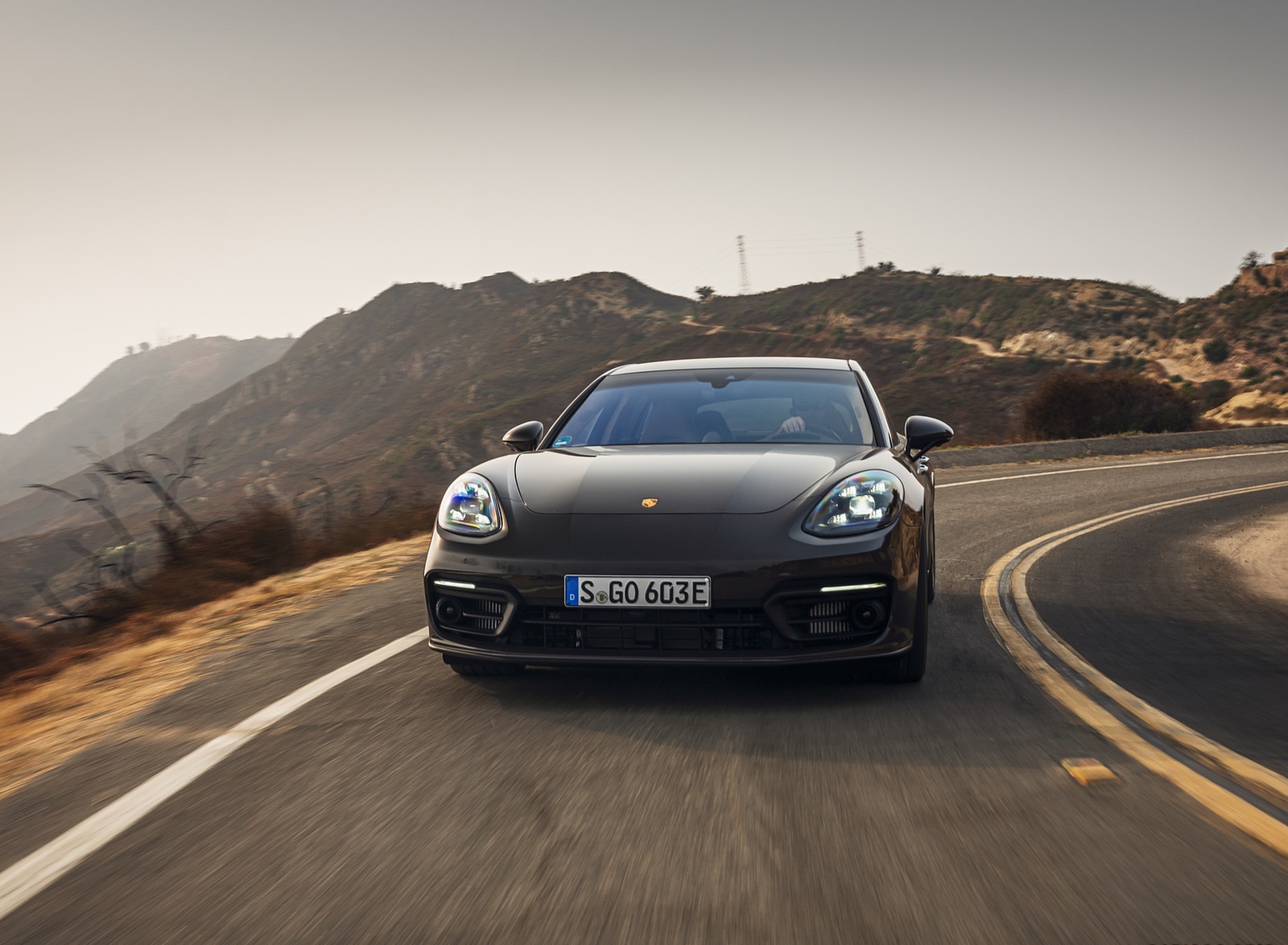 2021 Porsche Panamera 4S E-Hybrid (Color: Truffle Brown Metallic) Front Wallpapers (1)