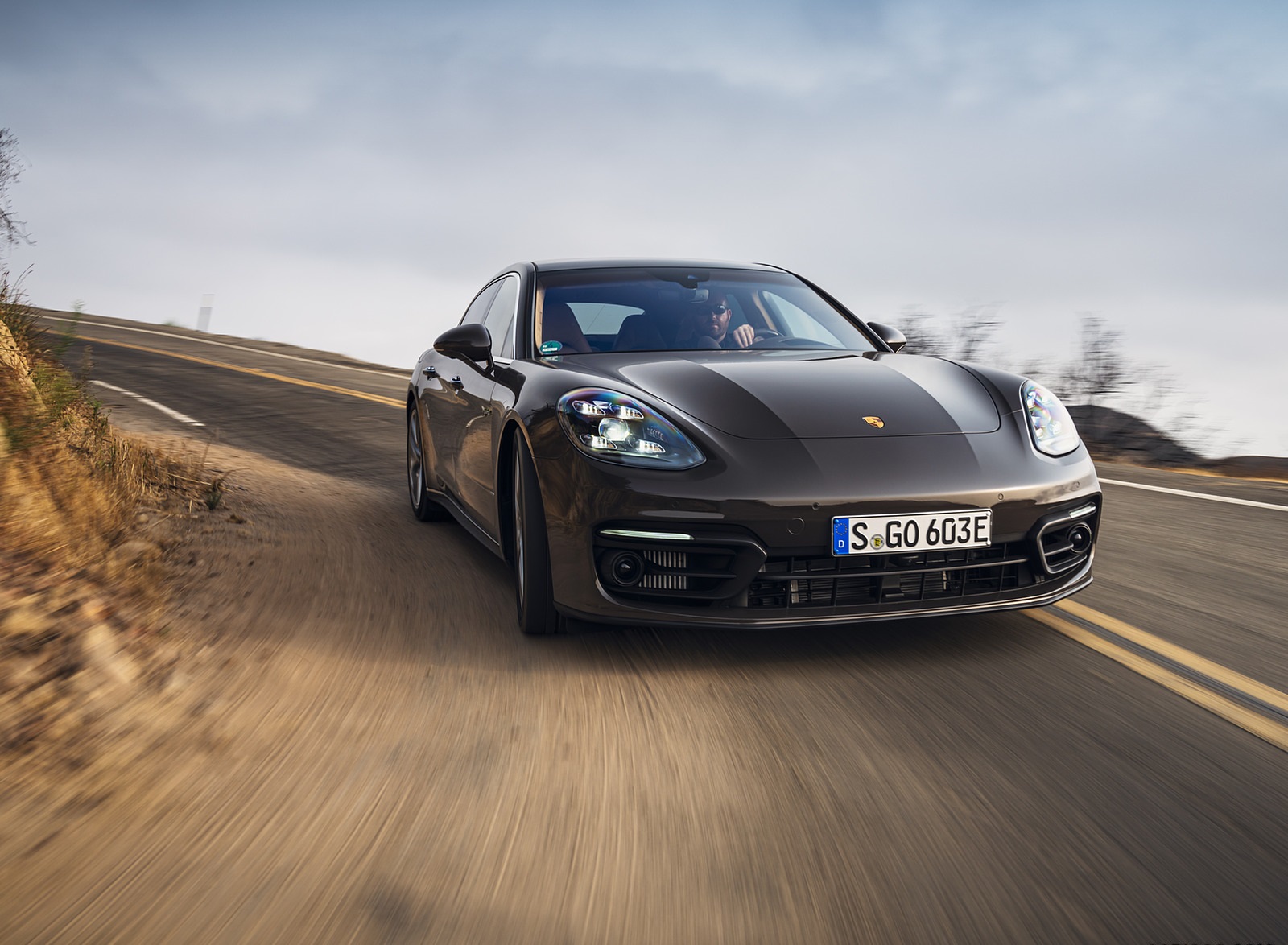2021 Porsche Panamera 4S E-Hybrid (Color: Truffle Brown Metallic) Front Wallpapers (2)