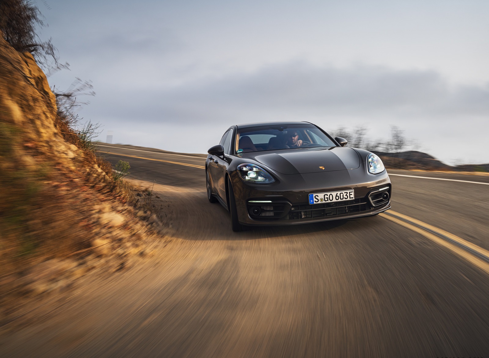 2021 Porsche Panamera 4S E-Hybrid (Color: Truffle Brown Metallic) Front Wallpapers (10)