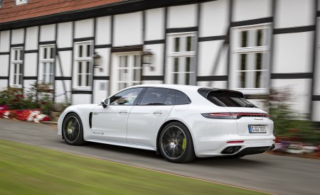 2021 Porsche Panamera 4S E-Hybrid Sport Turismo (Color: Carrara White Metallic) Rear Three-Quarter Wallpapers 450x275 (12)