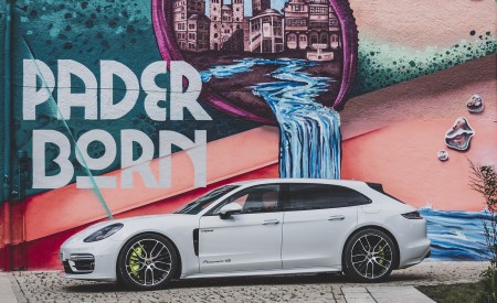 2021 Porsche Panamera 4S E-Hybrid Sport Turismo (Color: Carrara White Metallic) Side Wallpapers  450x275 (32)