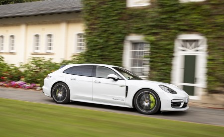 2021 Porsche Panamera 4S E-Hybrid Sport Turismo (Color: Carrara White Metallic) Side Wallpapers 450x275 (13)
