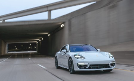 2021 Porsche Panamera 4S E-Hybrid (US-Spec) Front Three-Quarter Wallpapers 450x275 (36)