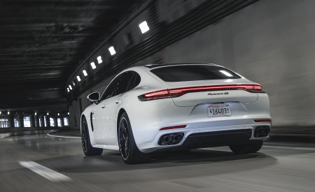 2021 Porsche Panamera 4S E-Hybrid (US-Spec) Rear Three-Quarter Wallpapers 450x275 (38)
