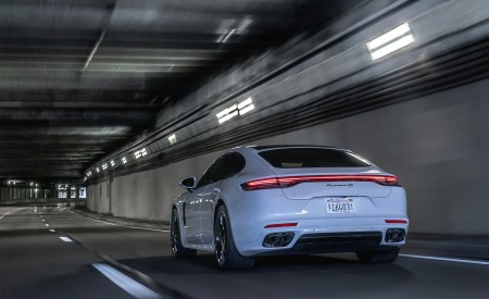 2021 Porsche Panamera 4S E-Hybrid (US-Spec) Rear Three-Quarter Wallpapers 450x275 (39)