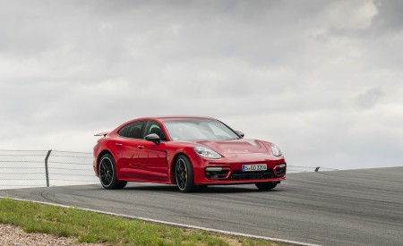 2021 Porsche Panamera GTS (Color: Carmine Red) Front Three-Quarter Wallpapers 450x275 (11)