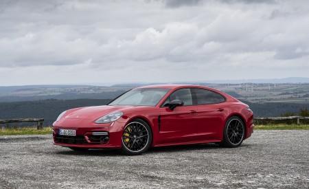 2021 Porsche Panamera GTS (Color: Carmine Red) Front Three-Quarter Wallpapers 450x275 (34)