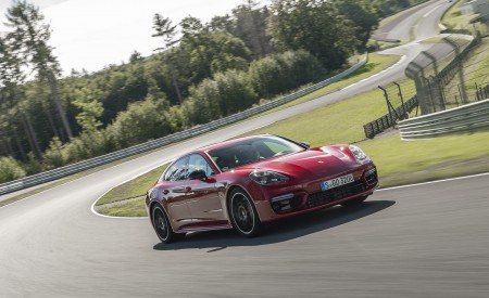 2021 Porsche Panamera GTS (Color: Carmine Red) Front Three-Quarter Wallpapers 450x275 (27)