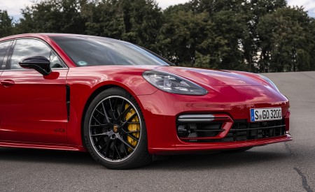 2021 Porsche Panamera GTS (Color: Carmine Red) Headlight Wallpapers 450x275 (51)